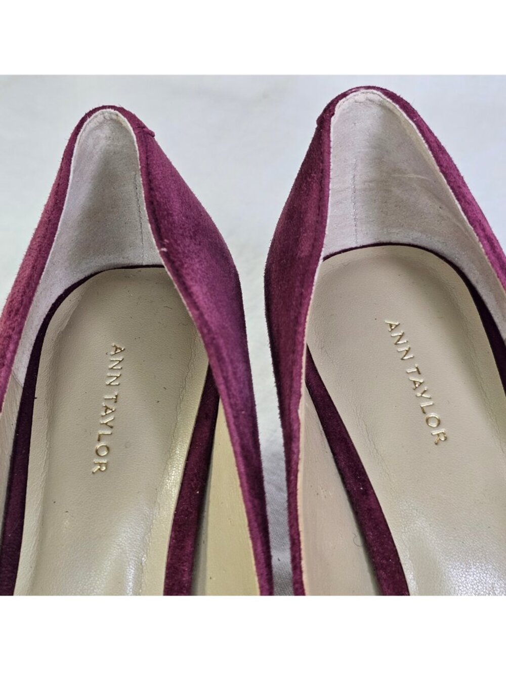 Ann Taylor Eryn Suede Pump 2.75” Kitten Heel Pointed Toe Scarpin 8.5 Plum Rose - Picture 11 of 13